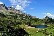 40 Vista dall'alto sul Lago Rotondo e verso il Calvi